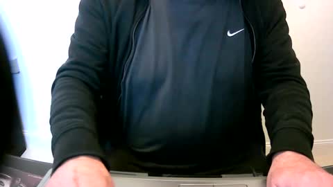 Snapshot of scotti30 chatting on December 3, 9:31 am Scott online show from December 3, 9:31 am