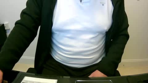 Snapshot of scotti30 chatting on February 5, 9:04 am Scott online show from February 5, 9:04 am