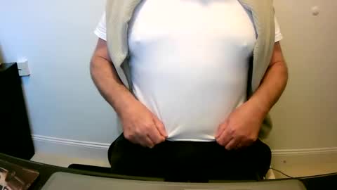 Snapshot of scotti30 chatting on January 3, 9:25 am Scott online show from January 3, 9:25 am