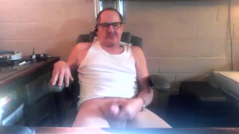 eating pussy  sucking dick online show from March 18, 1:58 pm