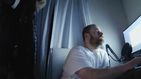 seanv26 online show from December 3, 4:07 am