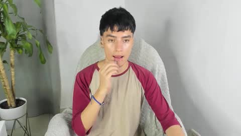 Snapshot of sebas_rosse chatting on October 20, 12:47 am sebastian online show from October 20, 12:47 am