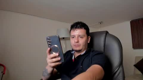 sebasosorio42 online show from August 7, 11:00 pm
