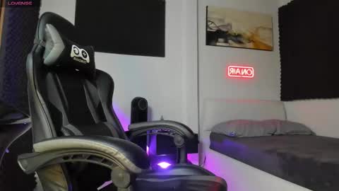 Lucian Sinclair online show from November 12, 3:01 am