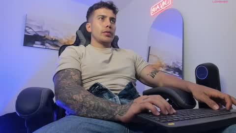 Lucian Sinclair online show from December 28, 12:47 am