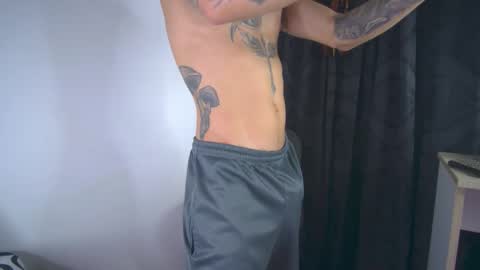 sem_alas online show from February 19, 6:32 am