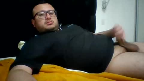 Snapshot of sementalpajero chatting on October 27, 12:46 am sementalpajero online show from October 27, 12:46 am