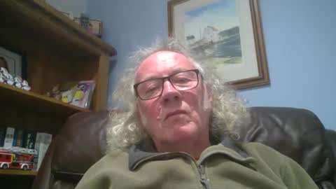 Snapshot of seniorfuntime1556 chatting on February 7, 9:37 pm Summiteer online show from February 7, 9:37 pm
