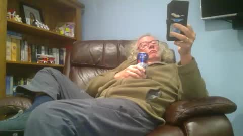 Snapshot of seniorfuntime1556 chatting on January 28, 8:26 pm Summiteer online show from January 28, 8:26 pm