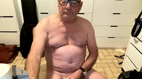 serge8413 online show from December 11, 3:47 am