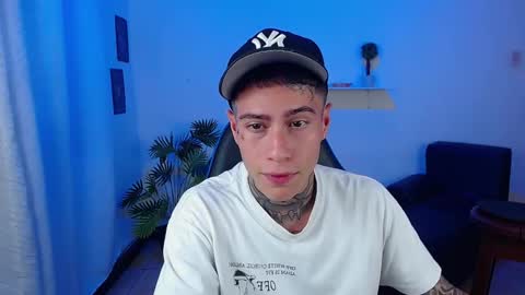 Thomas online show from February 3, 9:42 pm