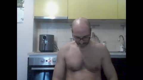Snapshot of sexualman1900 chatting on October 27, 7:10 am sexualman1900 online show from October 27, 7:10 am