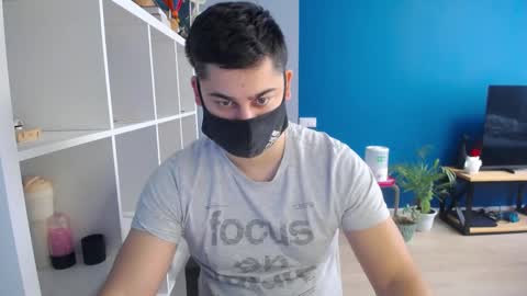 Snapshot of sexxxdickbig chatting on February 21, 7:44 am Tommy online show from February 21, 7:44 am