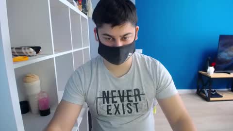 Snapshot of sexxxdickbig chatting on March 6, 8:41 am Tommy online show from March 6, 8:41 am