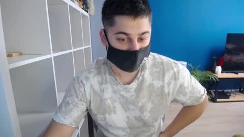 Snapshot of sexxxdickbig chatting on February 12, 7:02 am Tommy online show from February 12, 7:02 am