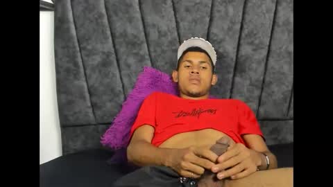 sexy_latin_cum online show from October 23, 2:48 am