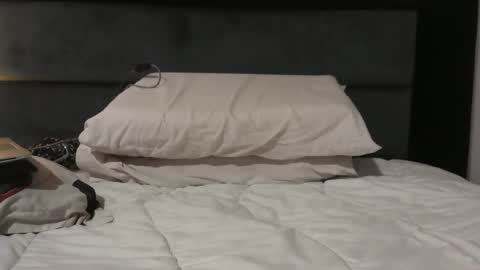 sexy_stepbro online show from December 16, 11:18 pm