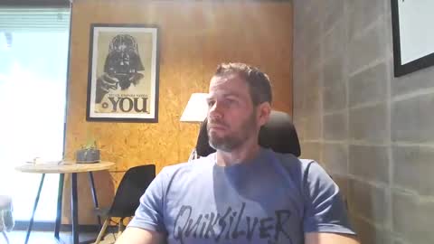 Snapshot of shad0w_hunter chatting on February 12, 2:21 pm shad0w_hunter online show from February 12, 2:21 pm