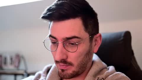 frenchy boy online show from December 4, 12:58 pm