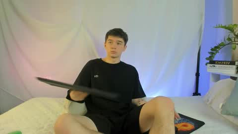 Max online show from February 25, 4:46 am