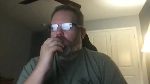 Snapshot of shughes740 chatting on October 30, 12:02 am shughes740 online show from October 30, 12:02 am