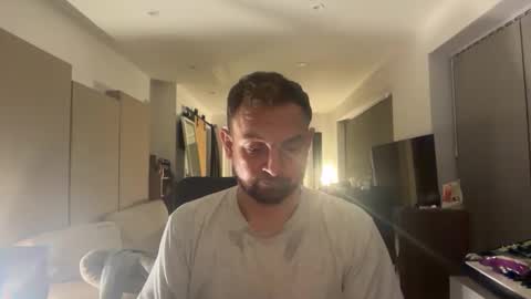 Snapshot of shyb35 chatting on October 15, 2:19 am shyb35 online show from October 15, 2:19 am