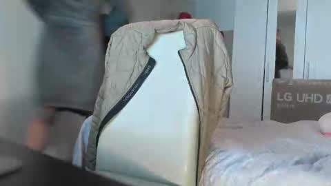 Snapshot of shyboy0533 chatting on October 27, 8:55 pm shyboy0533 online show from October 27, 8:55 pm