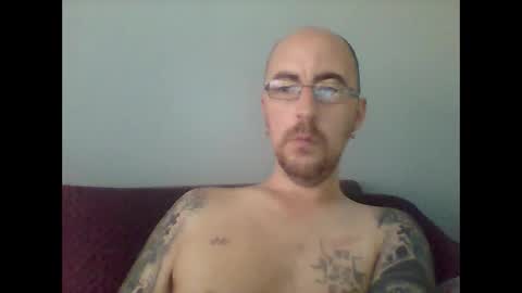 Snapshot of silent_v_81 chatting on September 18, 8:27 am Silent V online show from September 18, 8:27 am