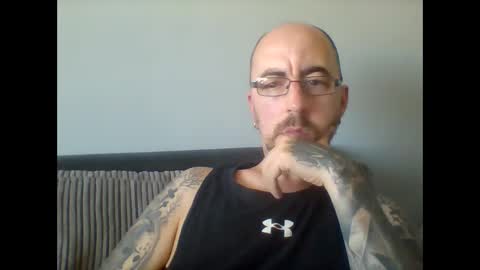 Snapshot of silent_v_81 chatting on September 24, 12:14 pm Silent V online show from September 24, 12:14 pm