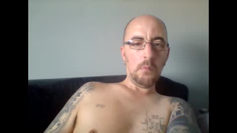 Snapshot of silent_v_81 chatting on September 19, 12:27 pm Silent V online show from September 19, 12:27 pm