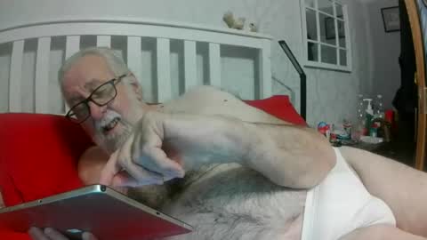 sillyoldman45221063 online show from July 28, 10:20 pm