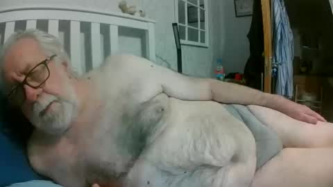 sillyoldman45221063 online show from July 24, 9:55 pm