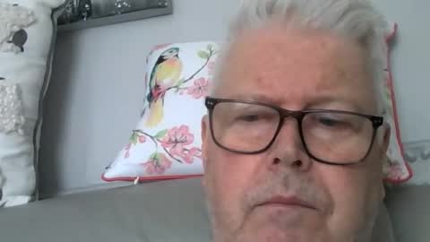 silverfoxpauly online show from April 16, 12:49 pm