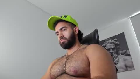simon_leon01 online show from July 22, 9:51 pm