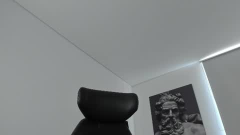 simon_leon01 online show from July 28, 2:13 pm