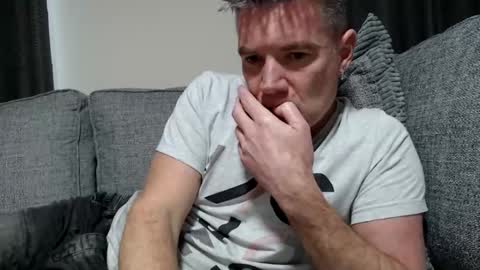 Ricky online show from November 18, 3:49 pm