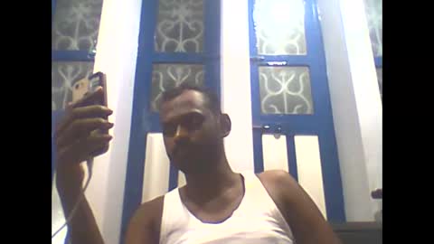 Snapshot of singletamilblackboy chatting on January 5, 4:27 pm singletamilblackboy online show from January 5, 4:27 pm
