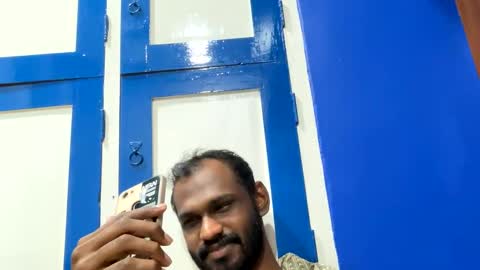 Snapshot of singletamilblackboy chatting on February 12, 8:40 pm singletamilblackboy online show from February 12, 8:40 pm