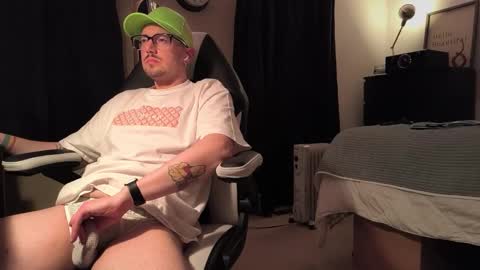 Sir Daddy McQween online show from February 7, 7:37 am