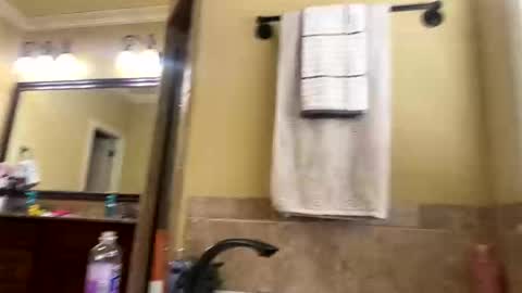 sitonmy6inches online show from February 23, 8:54 pm