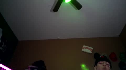 Sleazyycarlitx online show from March 29, 6:13 am