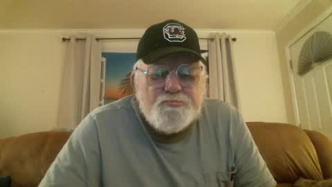 Snapshot of slydevi1 chatting on October 25, 4:58 am Slydevil online show from October 25, 4:58 am