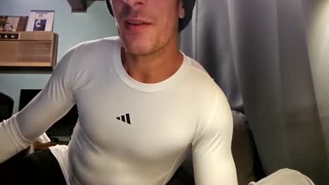 Snackyyyy online show from February 16, 2:53 am