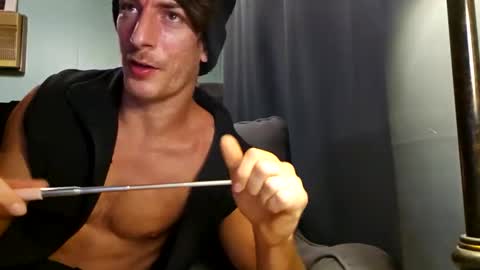 Snackyyyy online show from February 25, 1:17 am