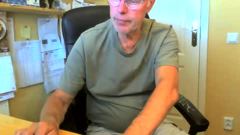 snickarn335731 online show from July 27, 9:49 am
