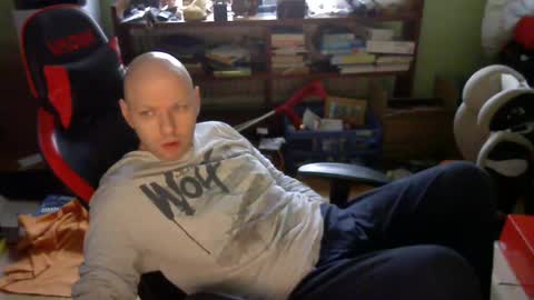 Tom online show from December 11, 10:04 am