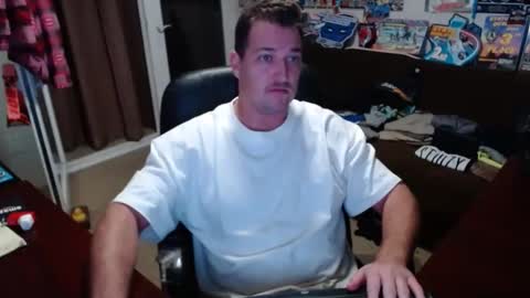 Snapshot of sophiaroze chatting on December 25, 9:56 am sophiaroze online show from December 25, 9:56 am