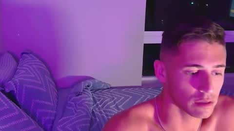 SouthernGuyx online show from November 19, 2:33 am