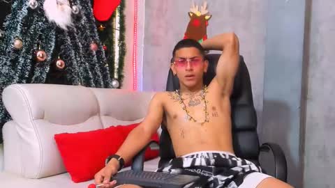 Aron online show from December 17, 7:09 pm