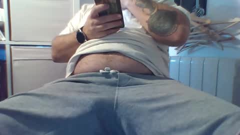 Snapshot of spain_bear chatting on October 26, 2:30 pm spain_bear online show from October 26, 2:30 pm